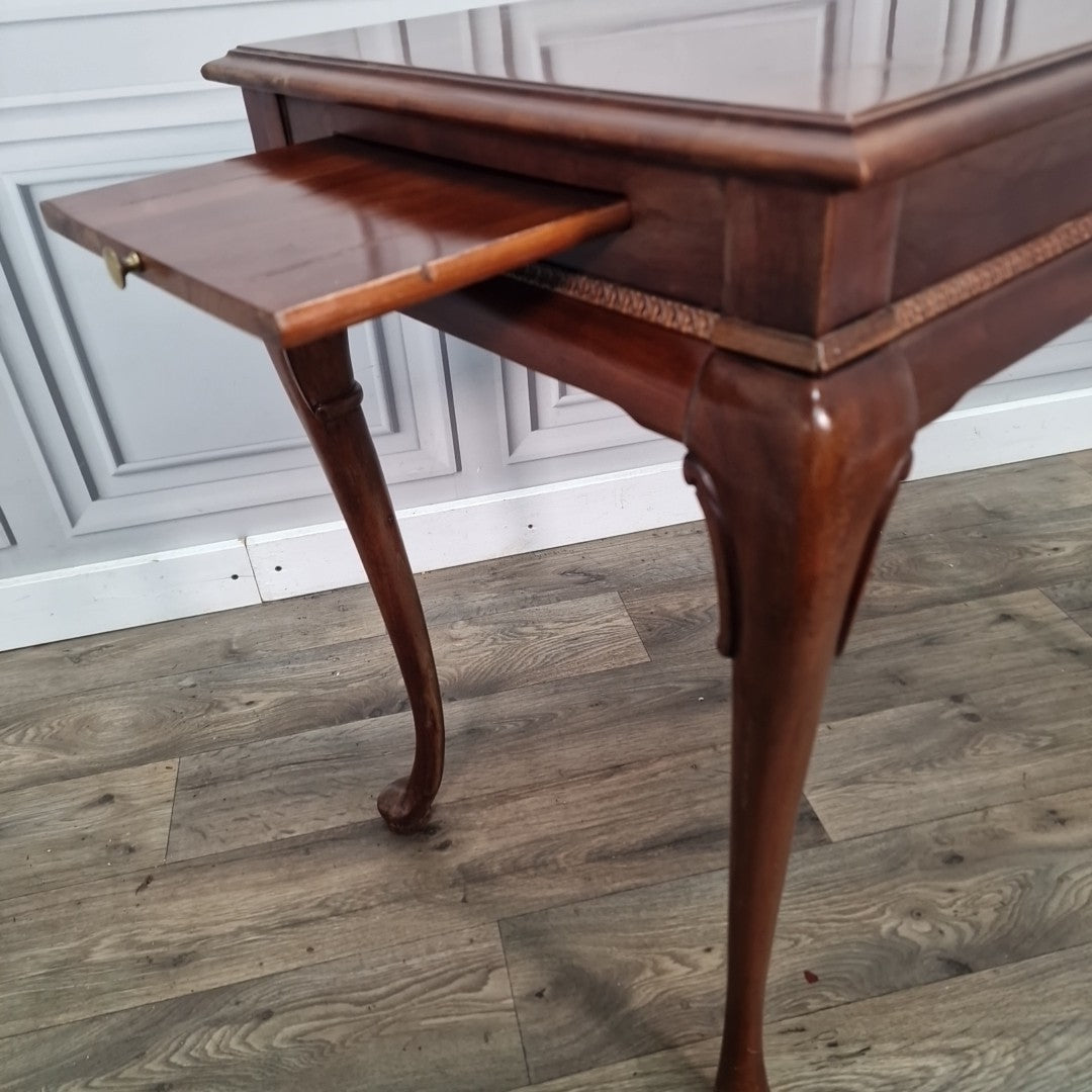 Vintage Antique Queen Anne Style Mahogany Side Table Pull-Out Slide - Cabroile