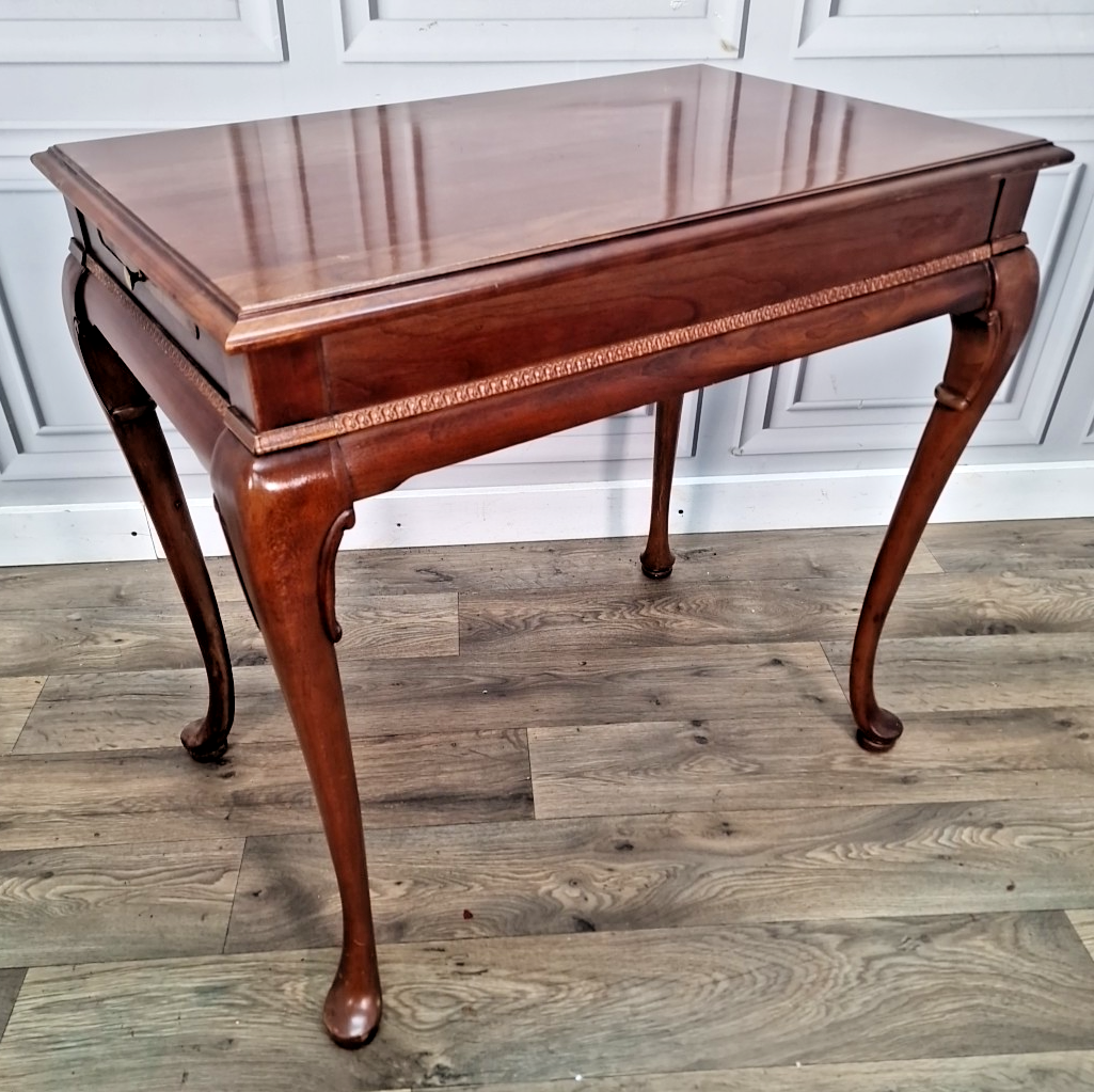 Vintage Antique Queen Anne Style Mahogany Side Table Pull-Out Slide - Cabroile