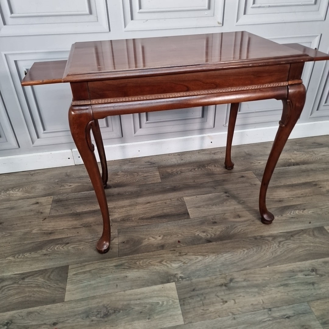 Vintage Antique Queen Anne Style Mahogany Side Table Pull-Out Slide - Cabroile